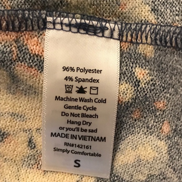 2/$30 Small LuLaRoe Floral Sarah - Picture 3 of 3